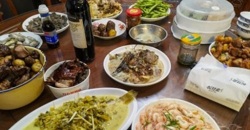 ���ھ۲ͣ��ǵ�ע����������ʳԭ��