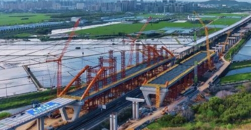 �̨�¸��ٸ��������������Σ����ش�ڵ�ͻ�ƣ�