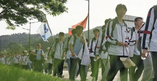 ��Խʱ���ٳ�����������ѧУ��ʦ����������