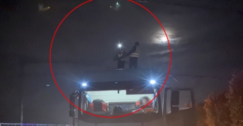 ����һ���ɵ���������ɡ���·���������������ֻ������оٸ硱