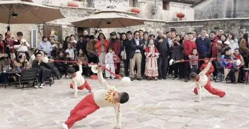 ��լ��������ѧ���ô�����һ��������������Ĵ�СԺ