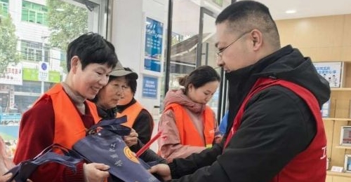 ůθů�ĸ�ů�ˣ���Ѻι��ᶬ����ů�ʹ�һ��