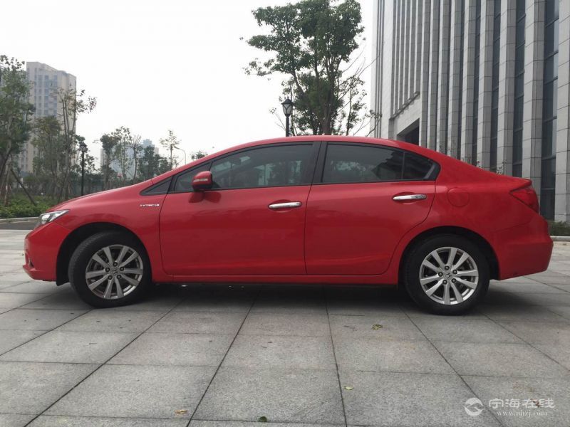 健信租赁A方案:车型-尼桑阳光,按6万车价2年按揭;1.按揭费用:2980元/月;2.车辆管理费:500元/月;内容包含免费办理车辆按揭和挂靠手续,对接优步、滴滴平台管理,协调公管处及免费提供替代车;3.履约保证金:1万(无违约待按揭结清时退换);4.车辆保险费公司先垫付,按揭结清时再结算,该车辆所有权归车主;公司保证车辆优先优价回购。