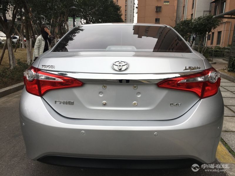 丰田雷凌1.2T CVT新款 银白色