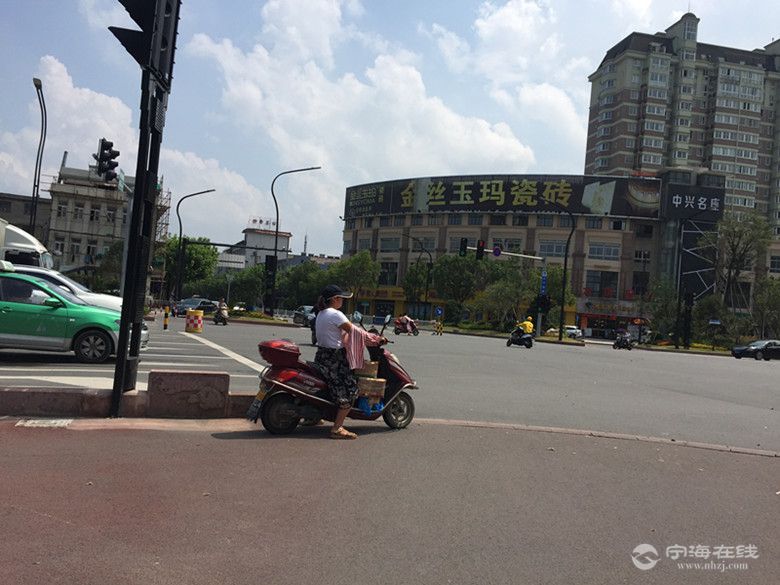 高温酷暑街头掠影