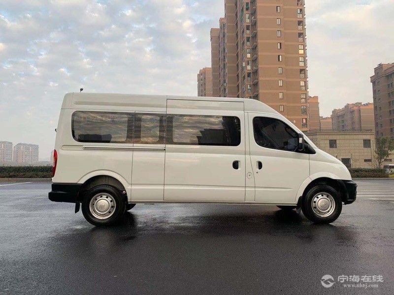 上汽大通v80加长9座 报价:13.