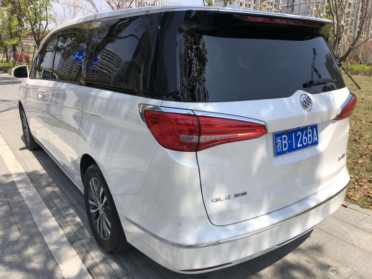 front1_0_Fjp6kB26QebcGPO2QEGWkq_JY-T-.jpg