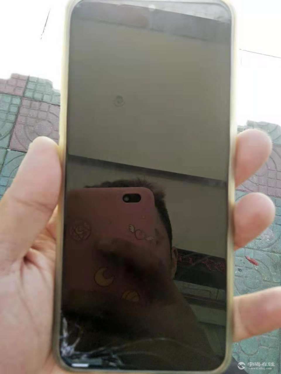 手机碎屏图片oppo,opporeno4碎屏图片 二手oppoa8手机内外屏碎了出售