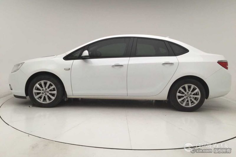 出售别克英朗gt豪华版 白色