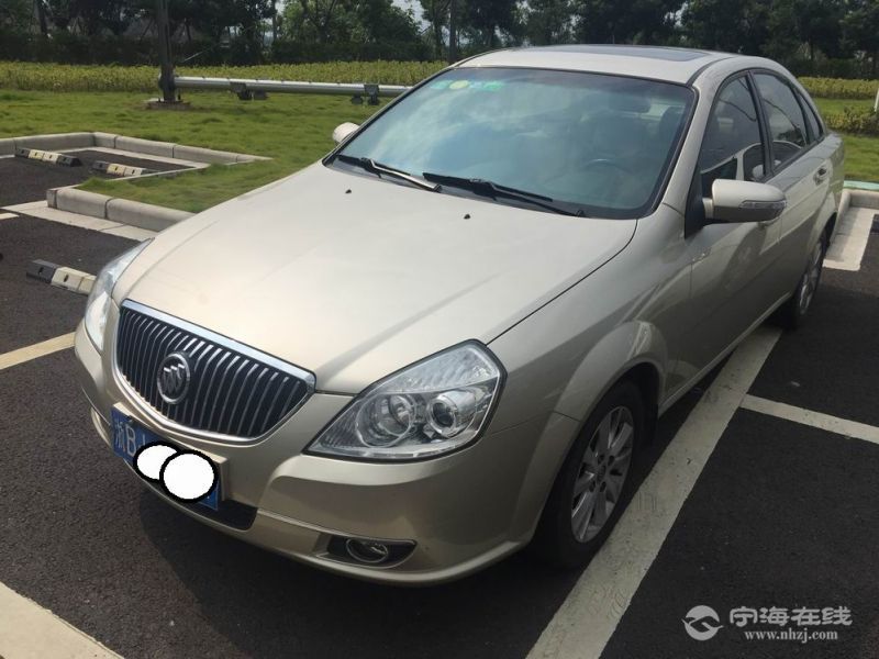 出售别克凯越16at新款金色