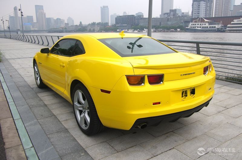 雪佛兰科迈罗大黄蜂 黄 售价:35.80万元