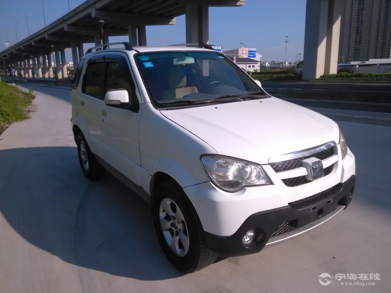 众泰5008白色27万包过户可全国提档