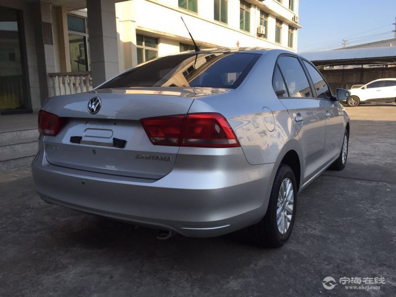 2013年大众桑塔纳银色688万