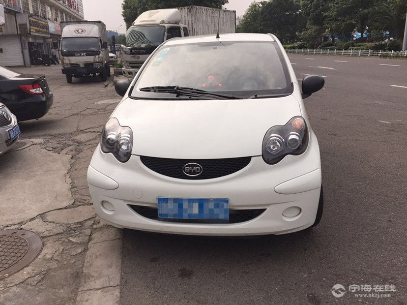 出售比亚迪f01.0mt 白色