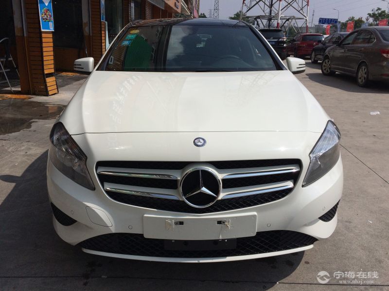 奔驰a180白色