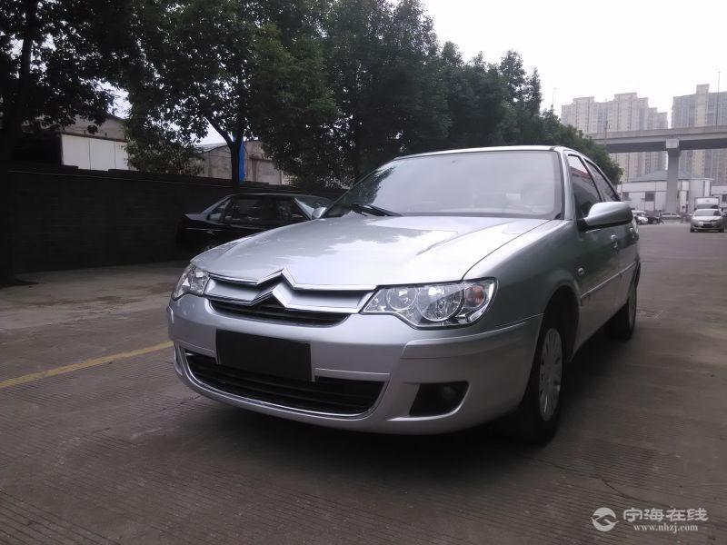 雪铁龙爱丽舍16v 银色