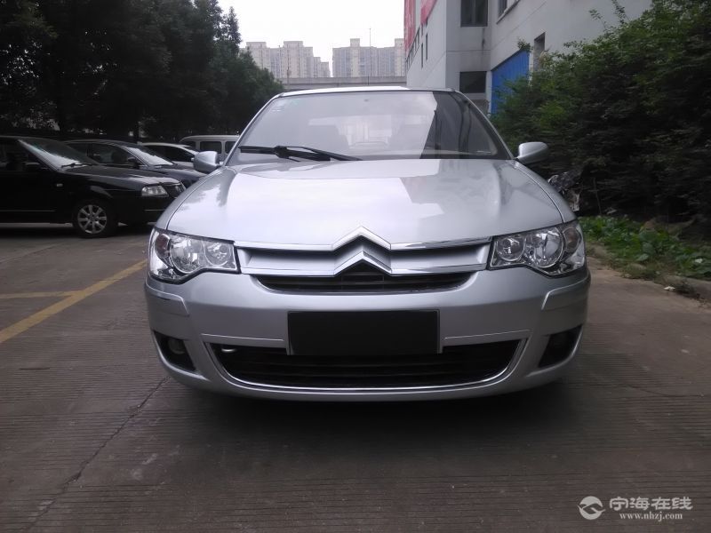 雪铁龙爱丽舍16v 银色