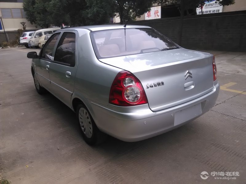 雪铁龙爱丽舍16v 银色