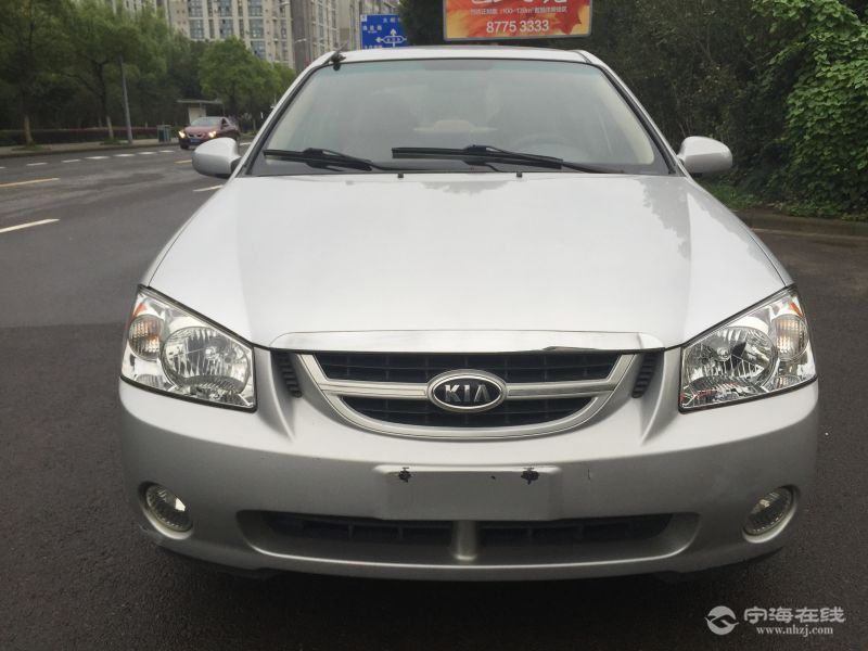 起亚赛拉图16手动银白色