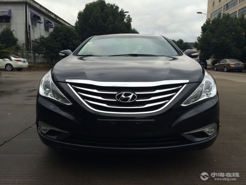 现代索纳塔八 黑色