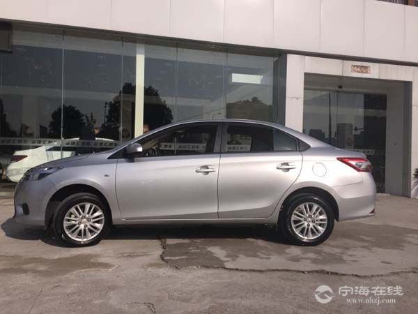 出售丰田威驰16银色手动档行驶2万公里售价668万元