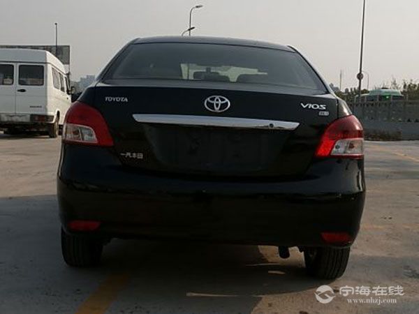 丰田威驰1.6 黑色