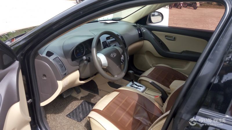 09年现代伊兰特悦动16at自动黑色4万左右