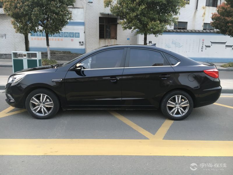 长安逸动1.6at 黑色 售价:7.10万元