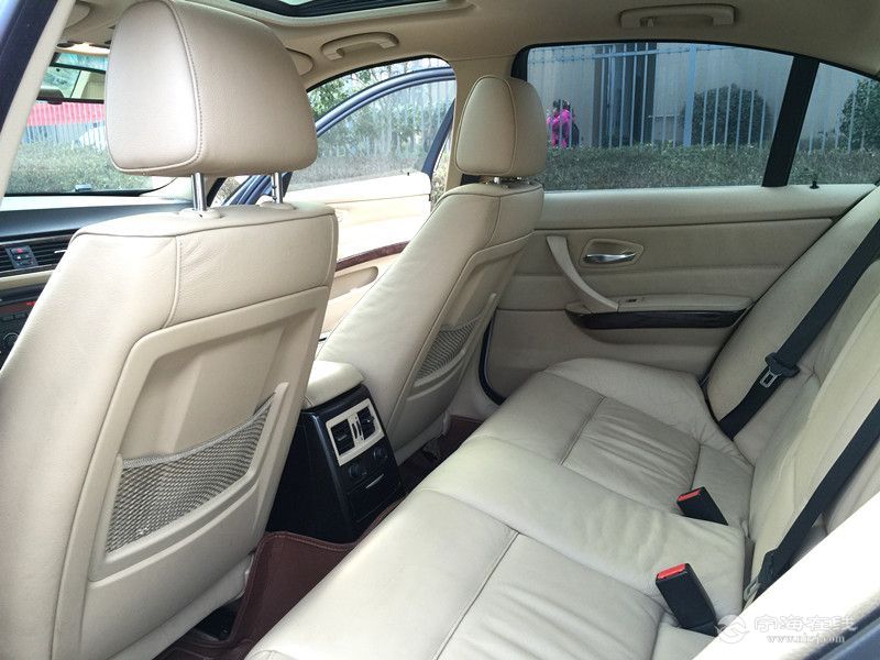 宝马325i领先型(桃木内饰)一辆 可按揭/五万以下零首付