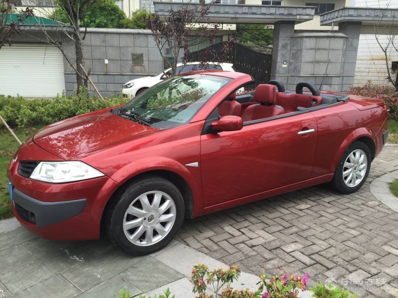 雷诺梅甘娜cc硬顶敞篷 红色夏天到来开敞篷才是硬道理