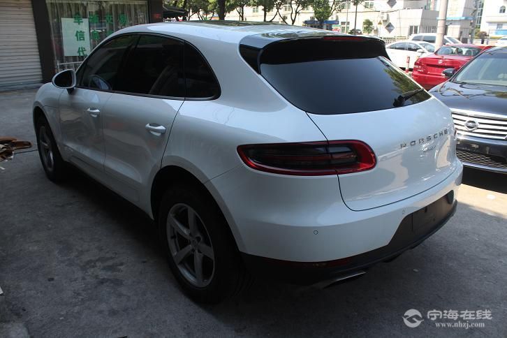保时捷macan 白色