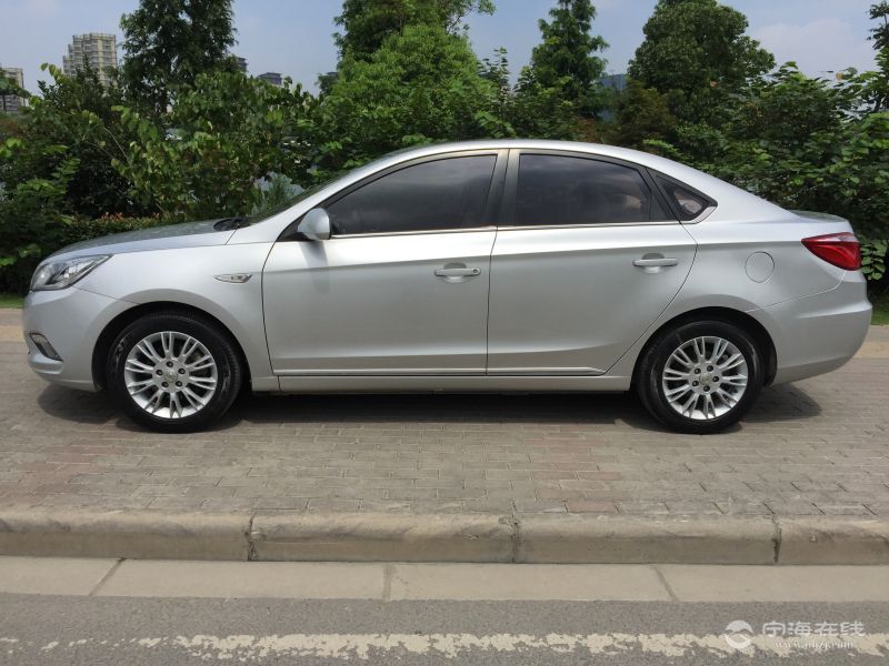 长安逸动1.6mt(高配) 银色【包过户 支持分期 滴滴专车】