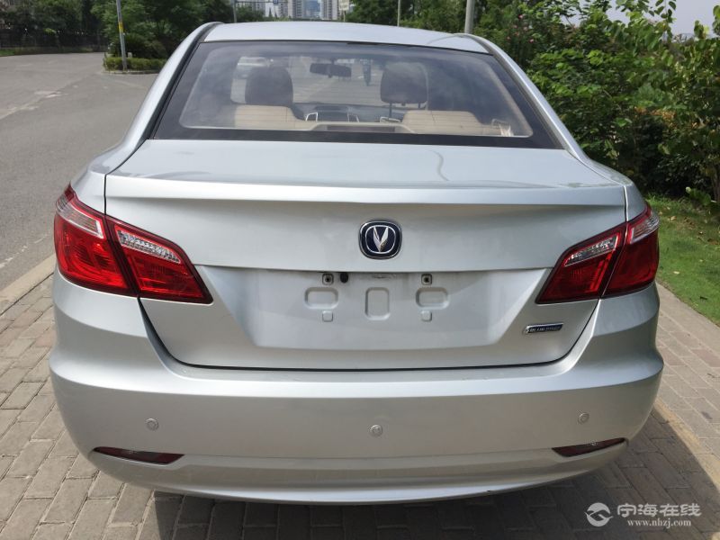 长安逸动1.6mt(高配) 银色【包过户 支持分期 滴滴专车】