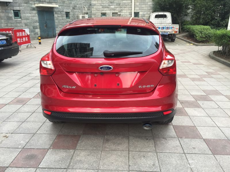福特福克斯新款16手动最高配红色包过户￥718万支持分期滴滴专车
