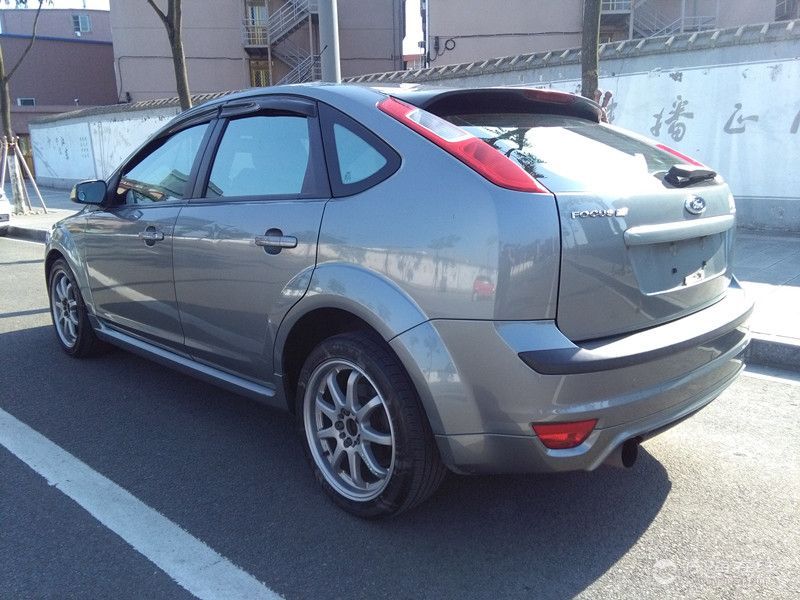 福特福克斯2.0手动挡高配 铁灰色支持0首付或30无抵押可按揭