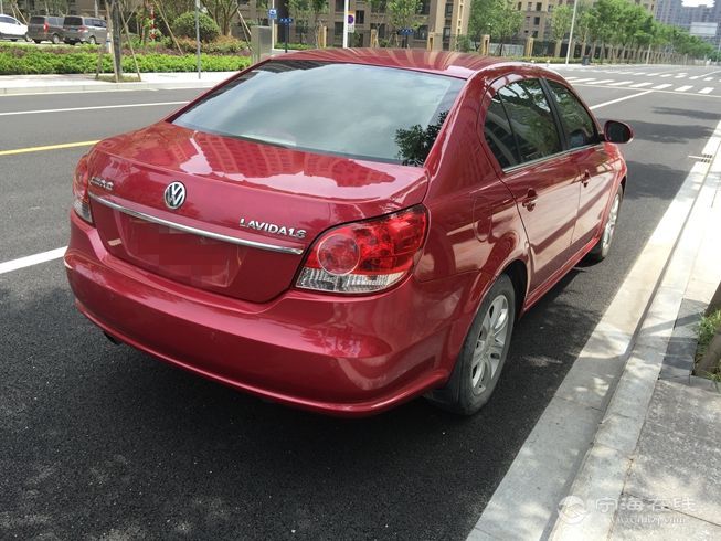 大众朗逸1.6at 红色 6.3 万 精品车况 好车不等人 支持按揭