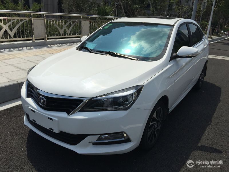 长安悦翔v7 逸动 白色