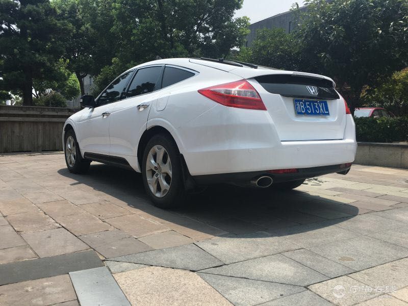 本田歌诗图白色