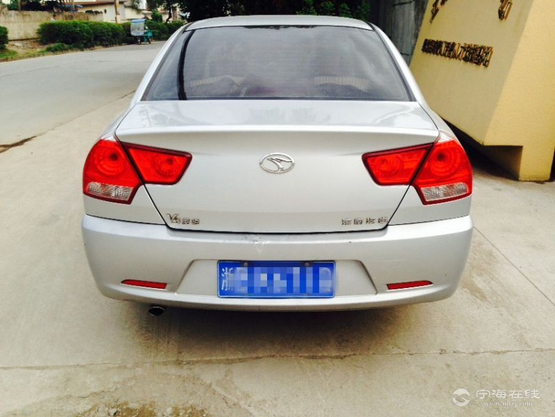 东南菱悦v3 银色