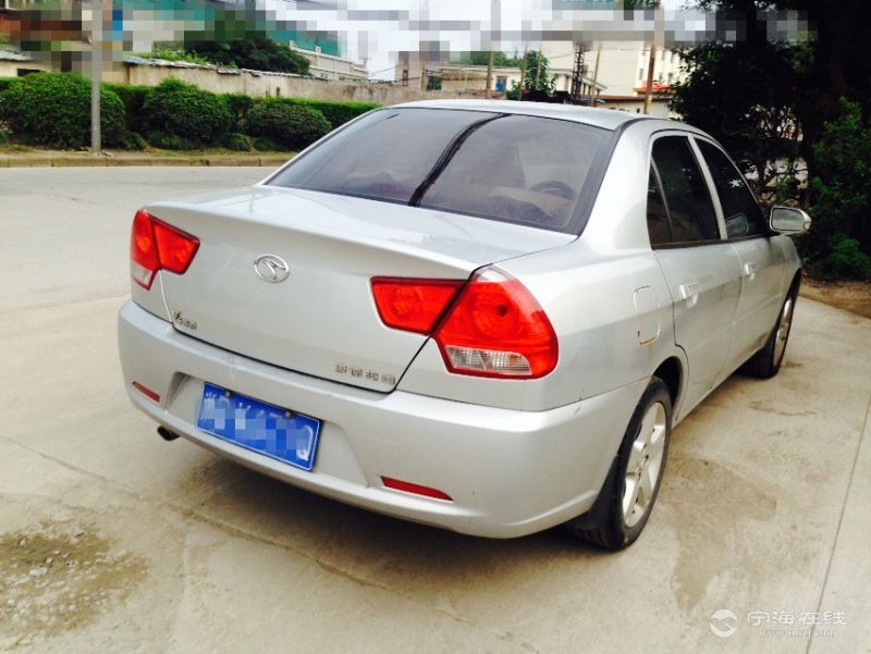 东南菱悦v3 银色