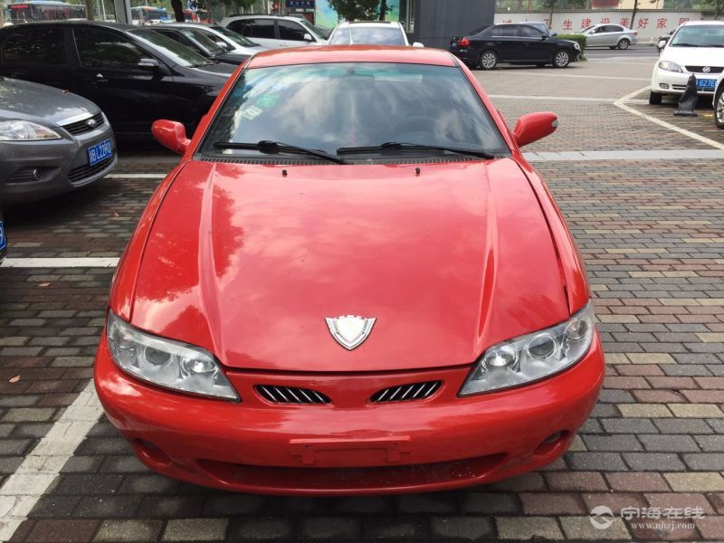 吉利美人豹1.5手动 红色