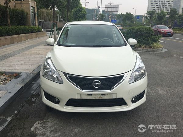 尼桑骐达16排量白色首付3万开回家
