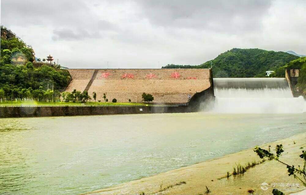 暴雨之后黄坛水库壮观 