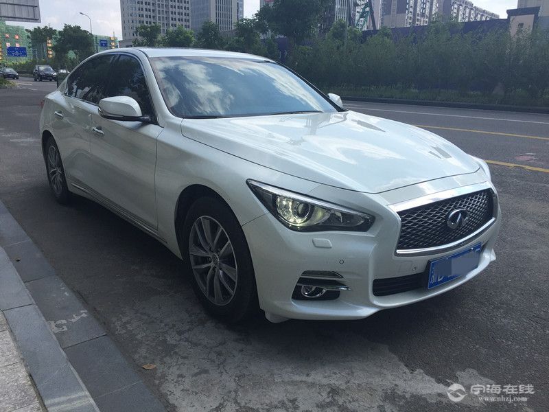英菲尼迪q50l2.0t 白色 个人车 喜欢别错过 可按揭 25.89w