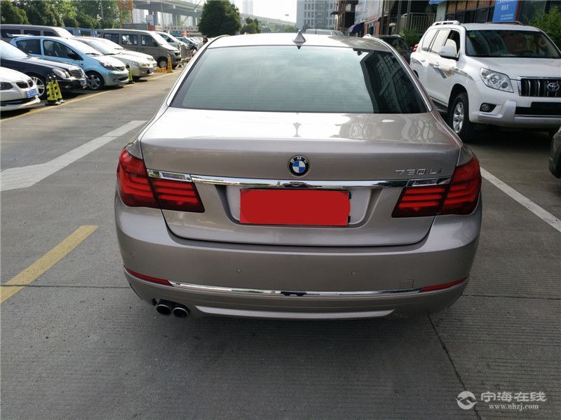 宝马730li 臻享型 香槟色