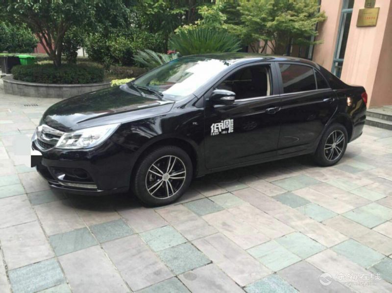 比亚迪速锐 黑色