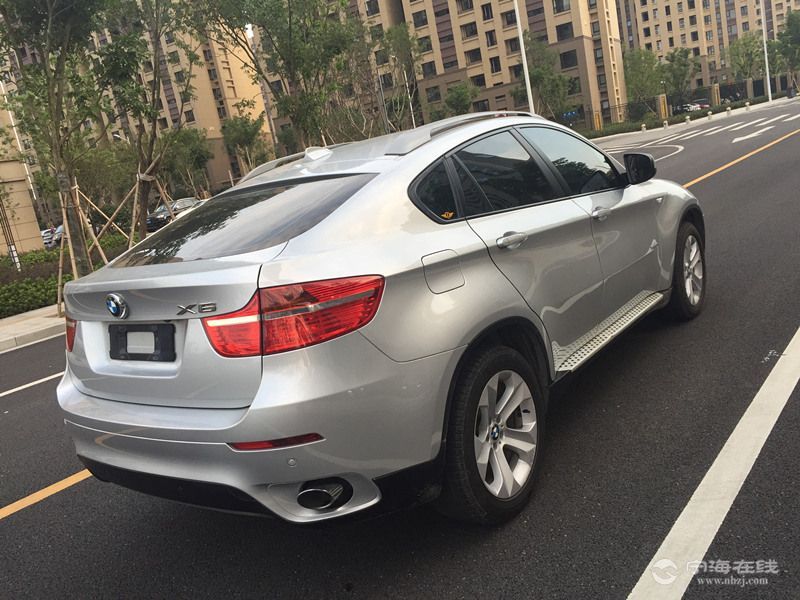 宝马x6 3.0t 银色