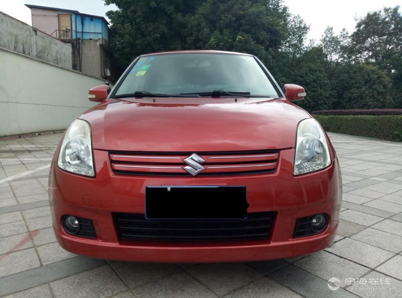 铃木雨燕1.5 红色按揭零首付可当天提车