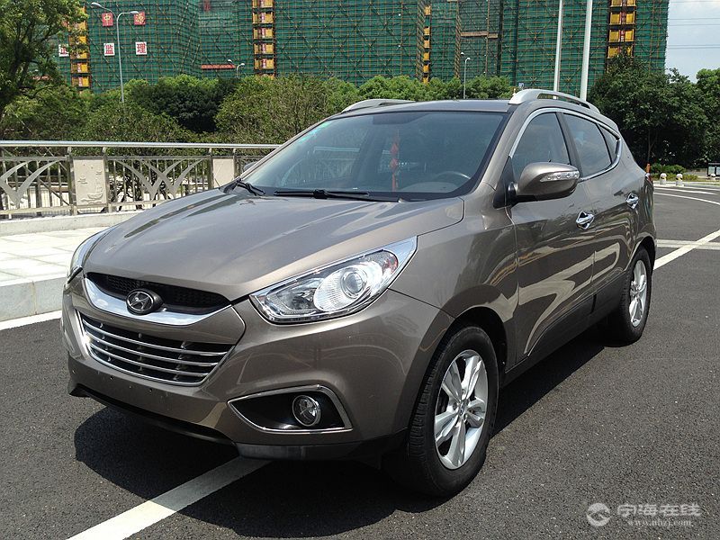 现代ix35 2.0at 香槟色