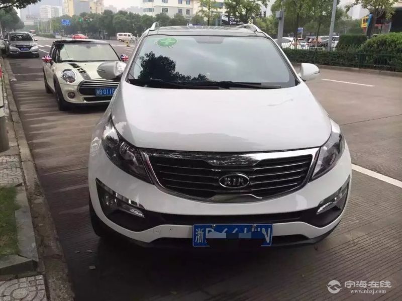 出售起亚智跑2.0高配 白色